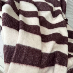 Единично вълнено одеяло, размер 150х210, в цвят бордо и бяло